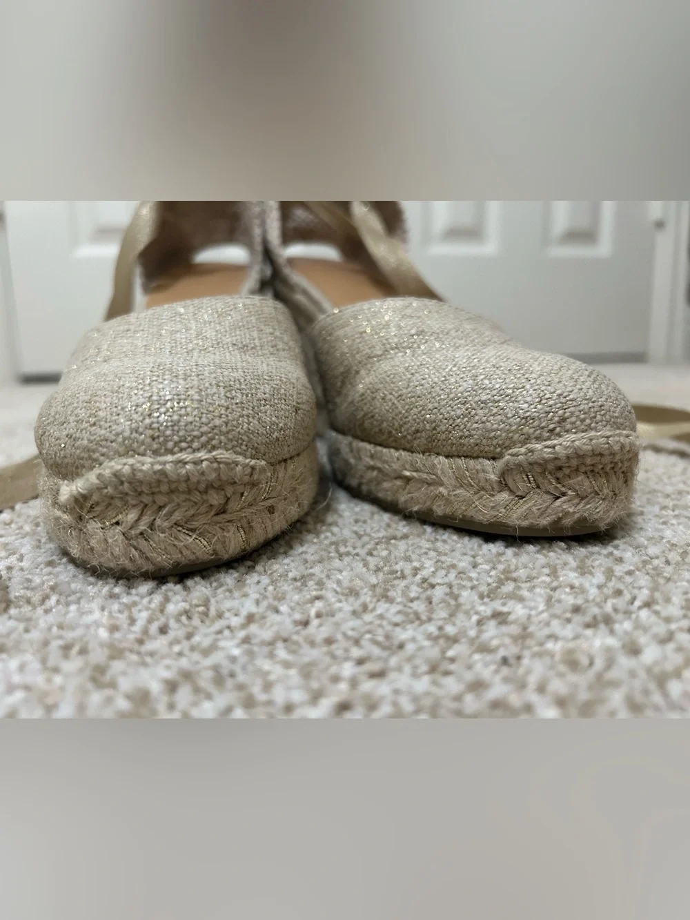 LIKE NEW Castaner Metallic Gold Espadrille Wedge Tie-Ankle Shoes sz9 bohemian